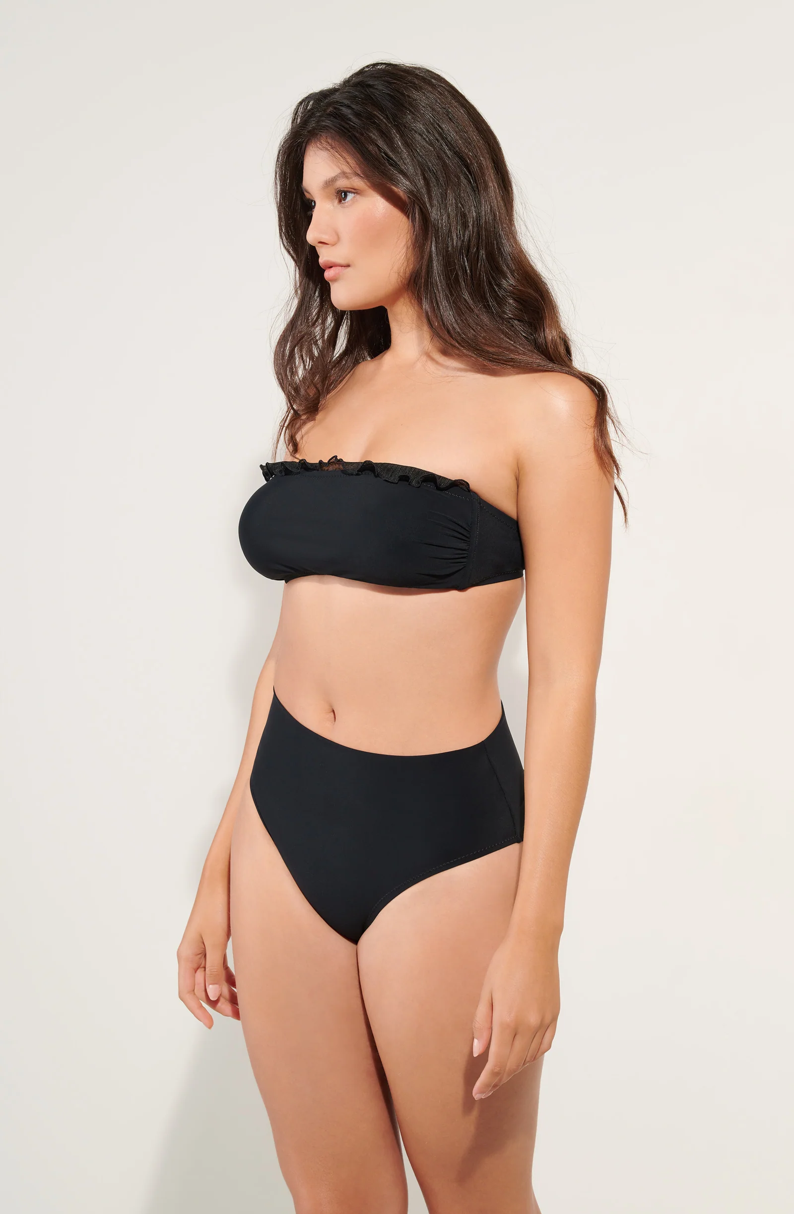 valli Haut de maillot de bain bandeau noir à volant Noir