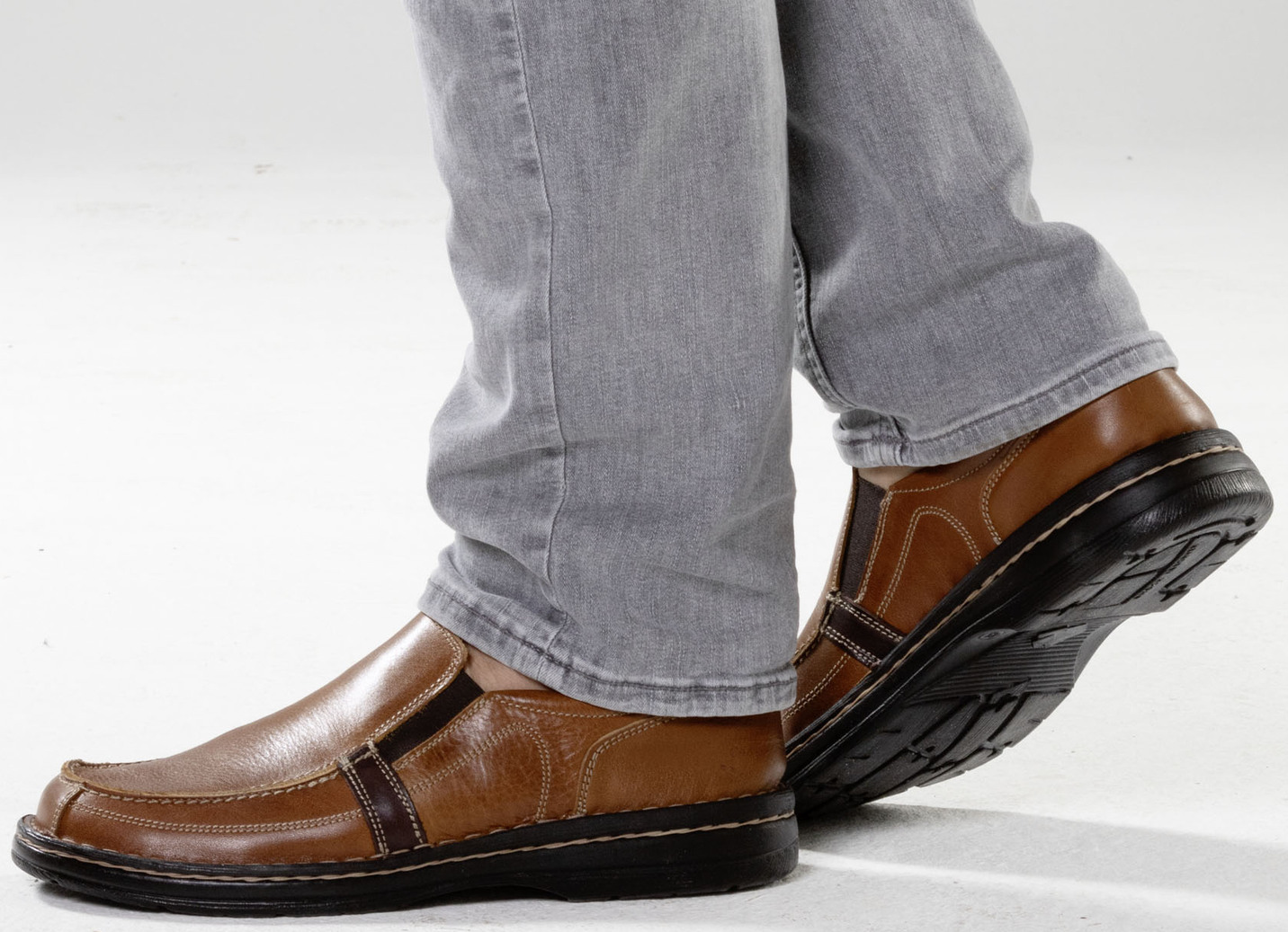 GINO GALANTE Slipper mit Kontrast-Einsätzen
