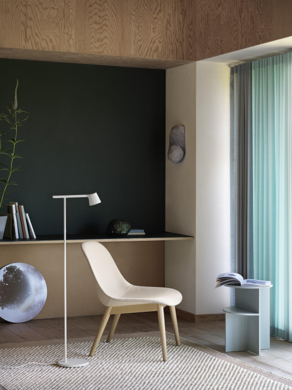 Muuto Tip vloerlamp LED zwart