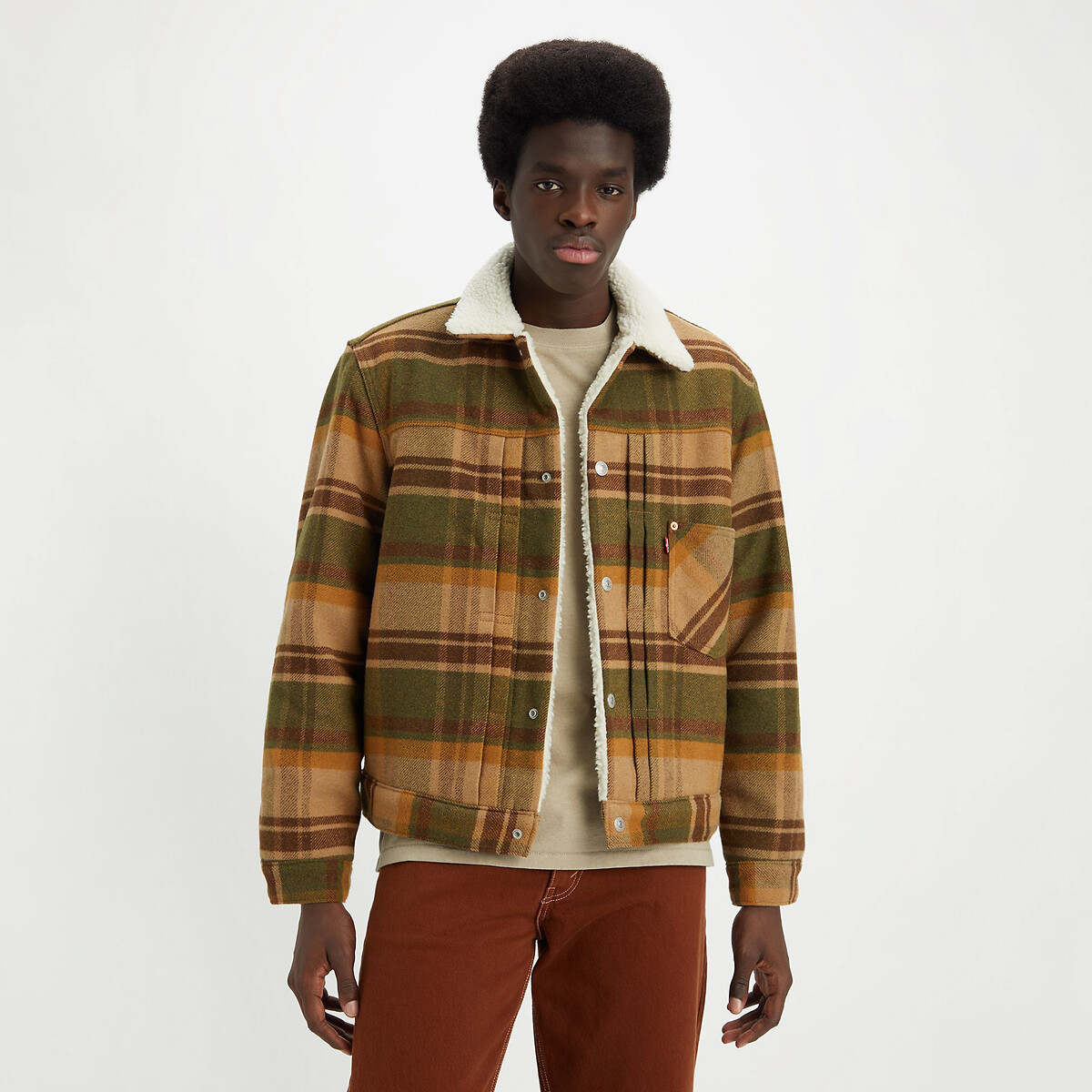 Jaqueta Levi's Trucker, forrada com Sherpa.