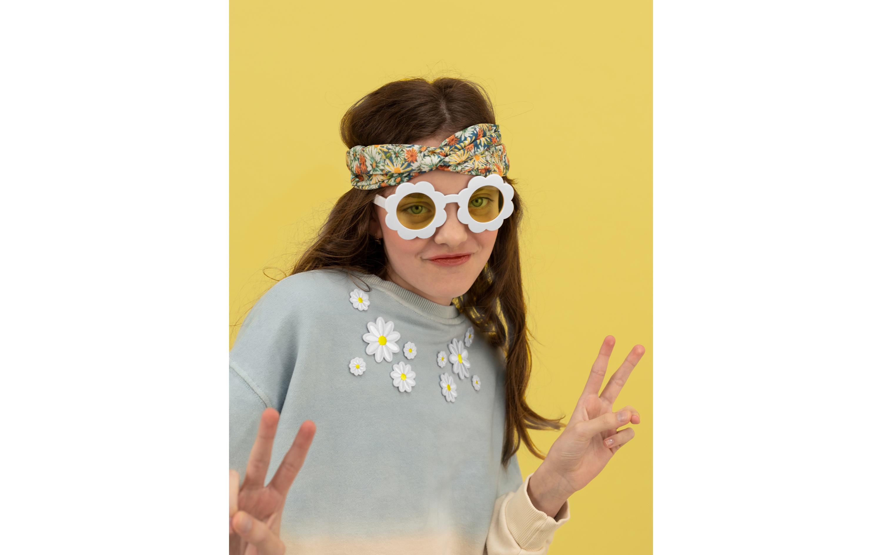 Partybrille Gänseblümchen 13 x 6 x 13 cm, WeissSonnenbrille Gänseblume mit gelben Gläsern