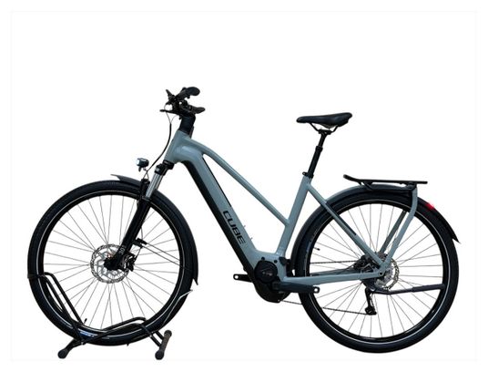 Produit reconditionné . Cube Kathmandu Hybrid One 625  Shimano Deore 2024 . Vélo électrique . Cube . très bon état