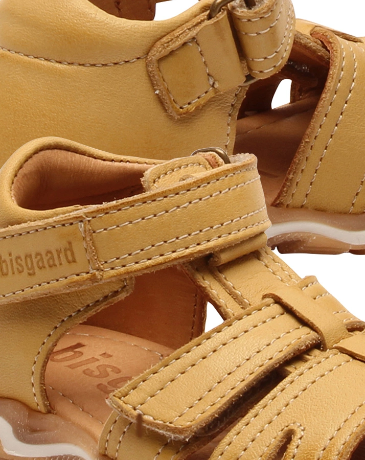 Sandalen ANNI mit Zehenschutz in honey