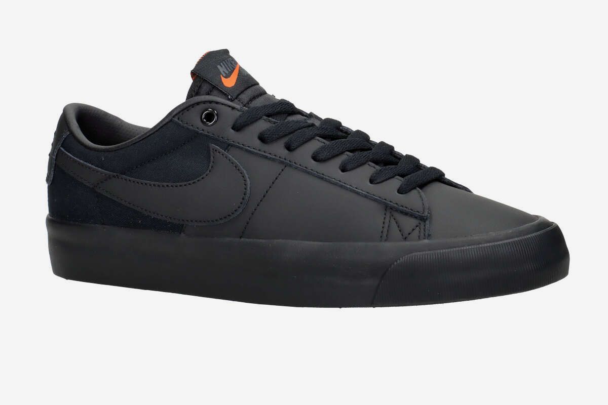 Nike SB Zoom Blazer Low Pro GT Schuh (black black black)