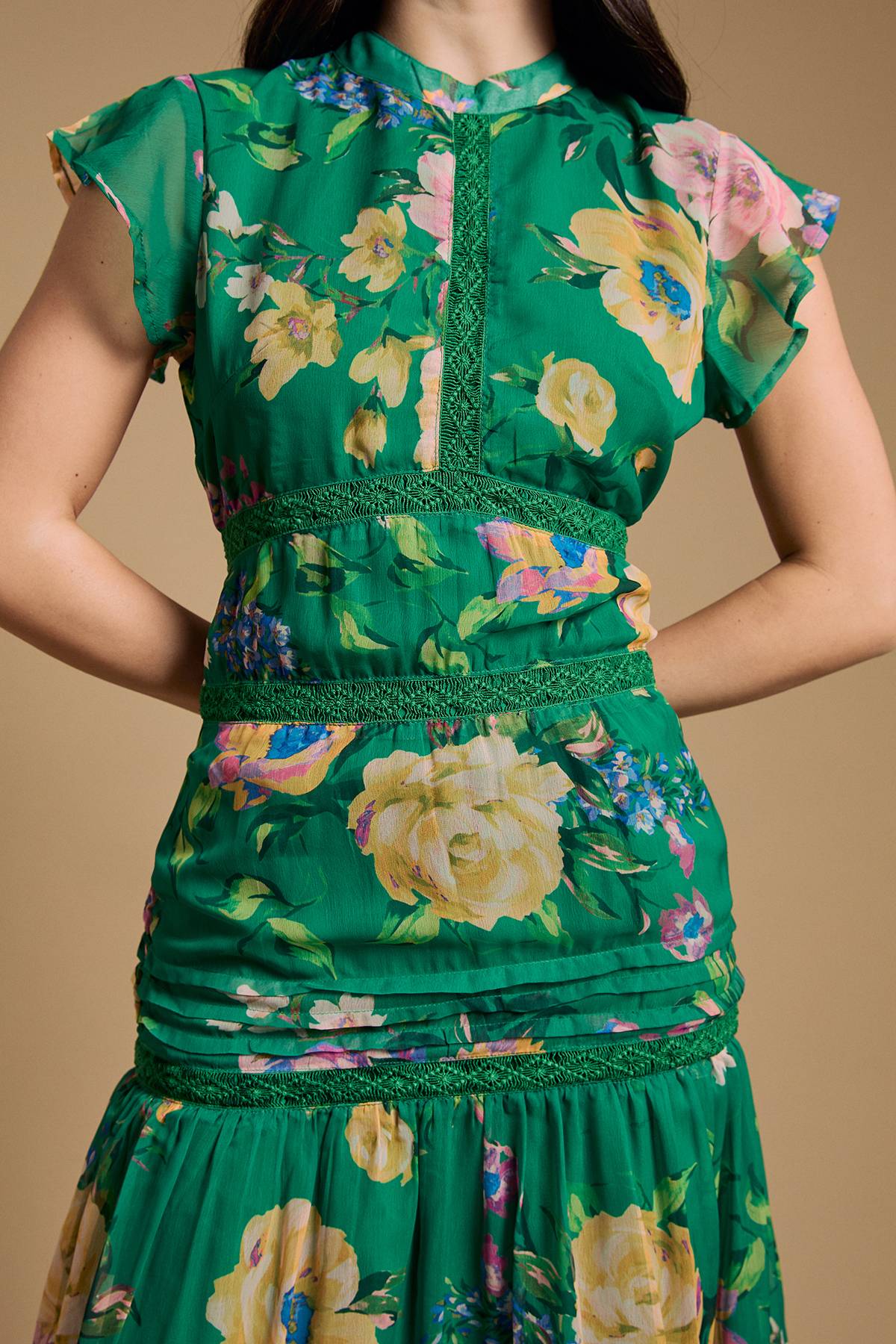 Oasis Robe En Mousseline À Imprimé Floral Avec Insertion De Dentelle