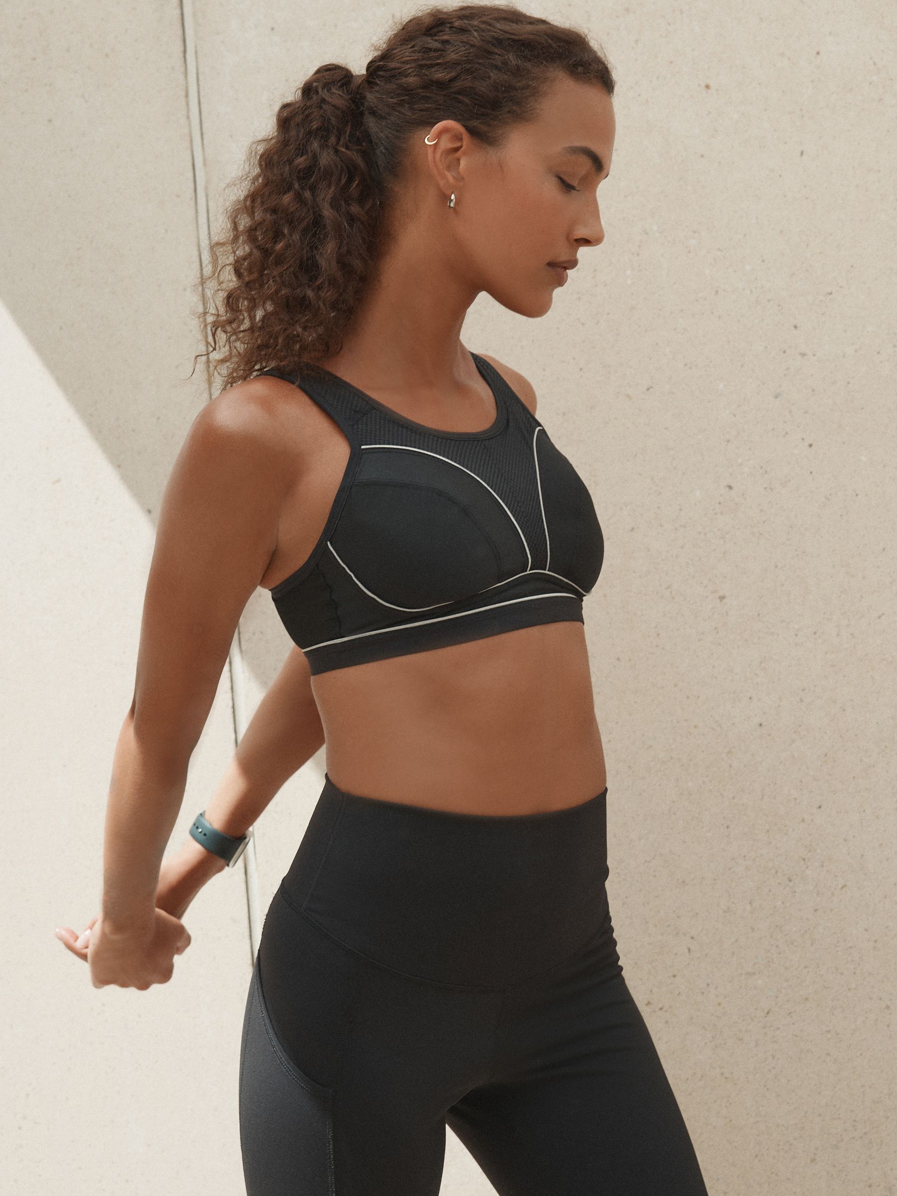 Zwart - B-G Active Sports hoge impact Dry Tech beha zonder vulling