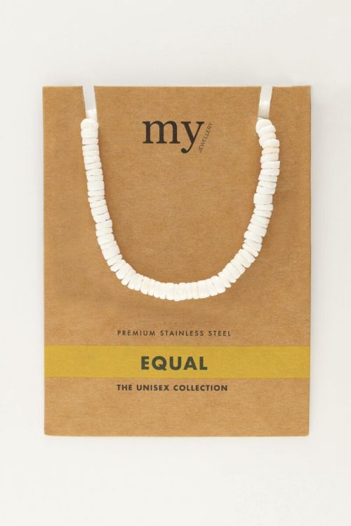 Equal ketting met witte platte kralen