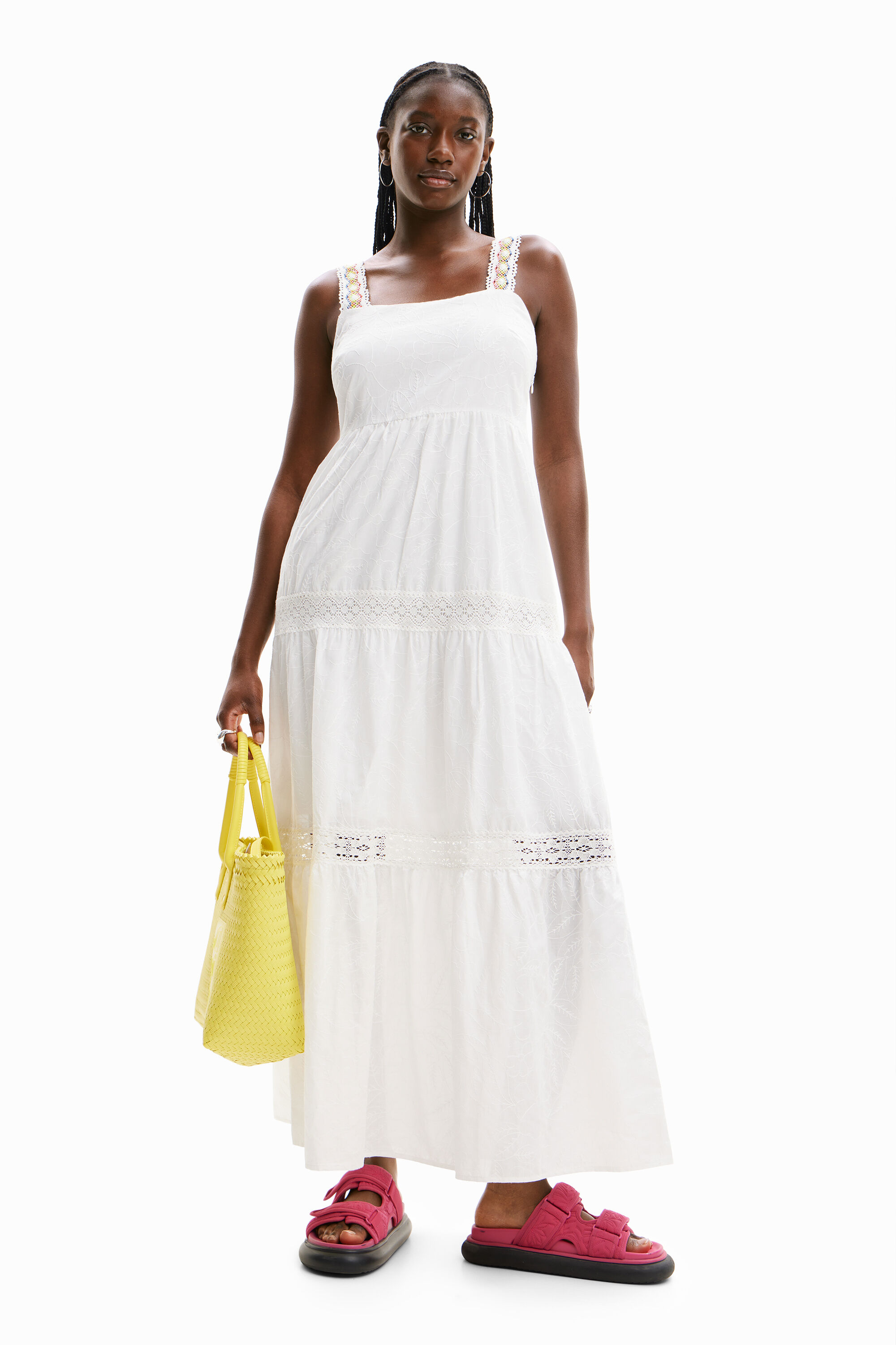 Robe longue bretelles broderie