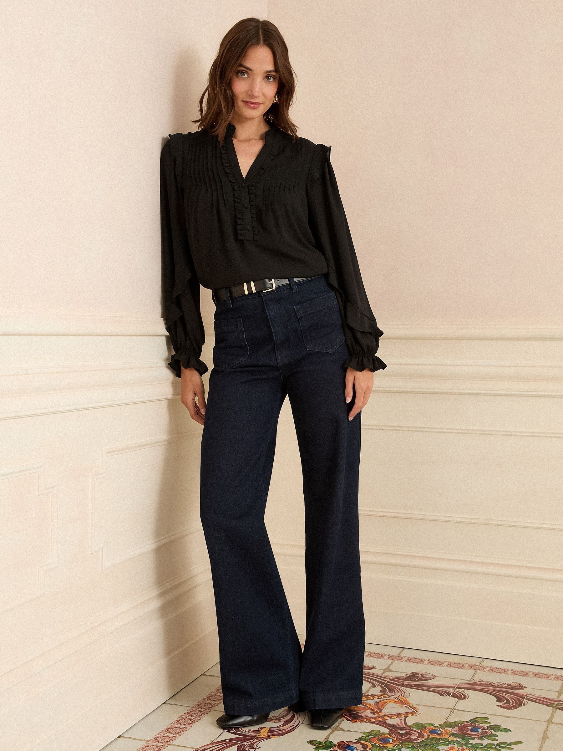 Zwart - Love & Roses blouse met V-hals, plooitjes en lange mouwen