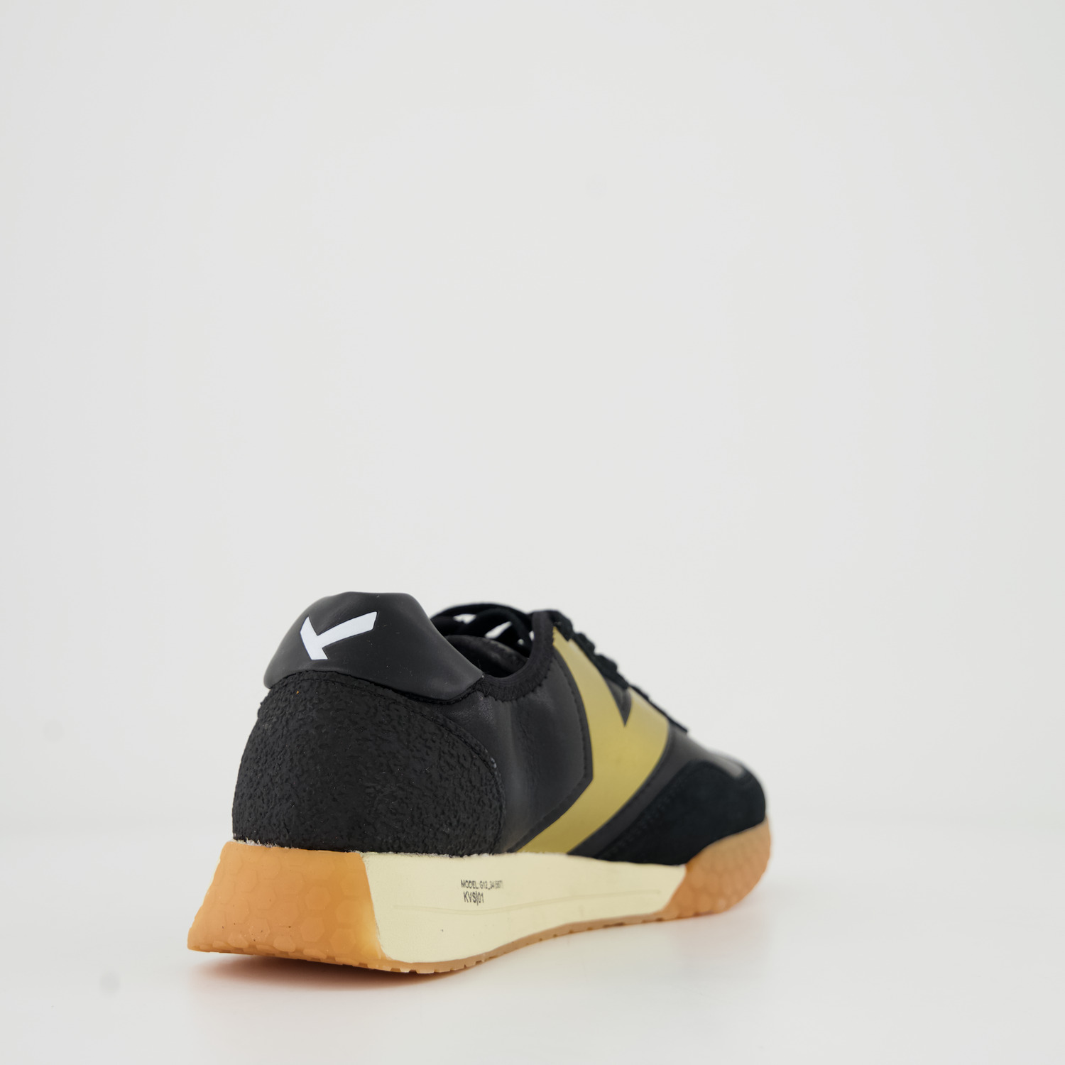 Keh-noo Sneaker