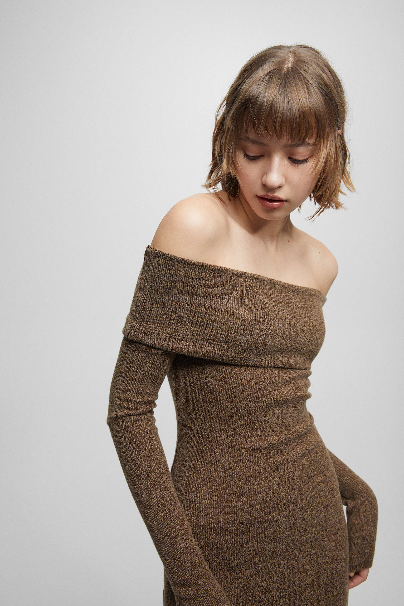 VESTIDO DE MALHA MACIA BARDOT - MARROM