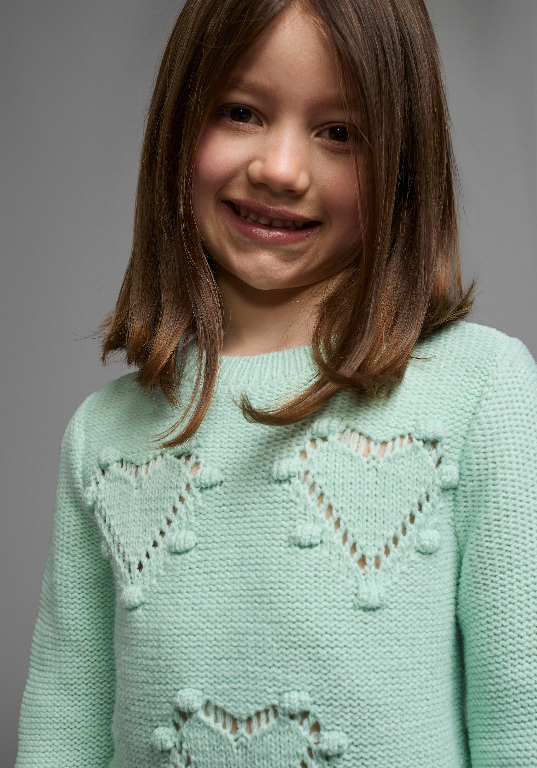 KIDSWORLD Strickpullover »Pulli für kleine Mädchen«, gestricktem Herzchenmuster