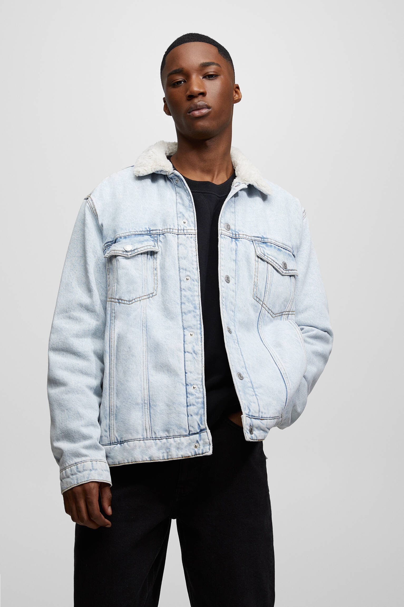 Jaqueta de cowboy lavada com gola de pele de carneiro - azul claro