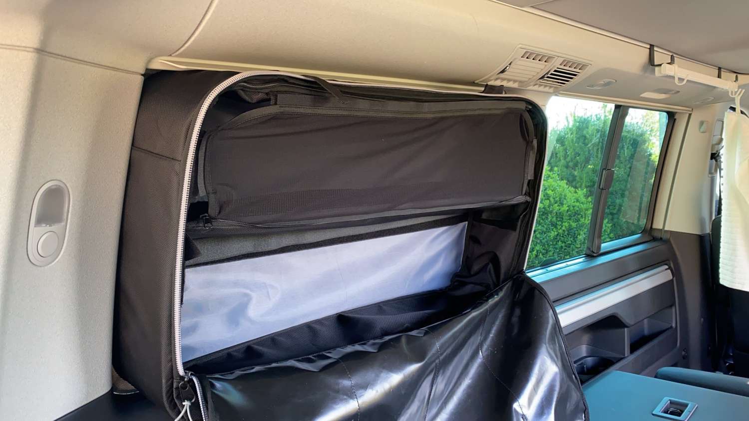 BusBoxx WindowBOXX Fenstertasche für Fahrerseite / Beifahrerseite 50 Liter für T5 / T6 / T6.1
