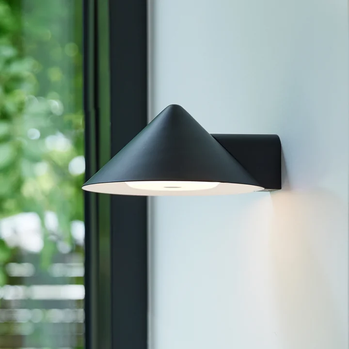 Frandsen - Grasp LED Akku-Wandleuchte, beetroot matt
