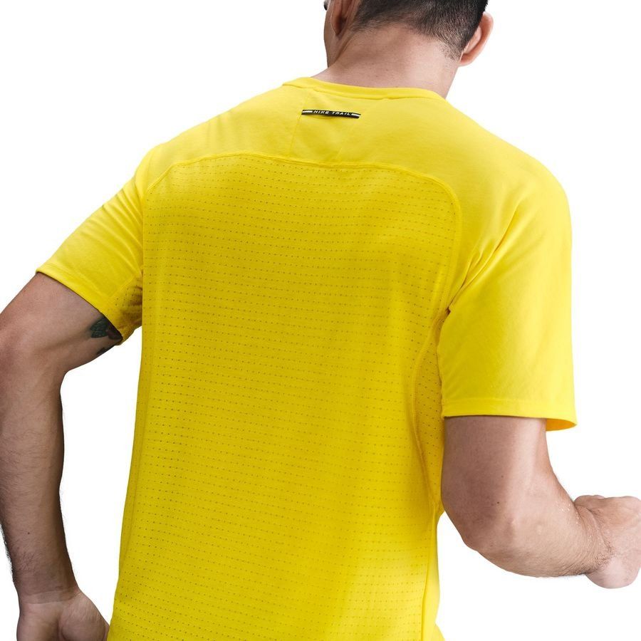 Nike T-shirt Running Dri-FIT ADV Solar Chase - Lightening/Noir