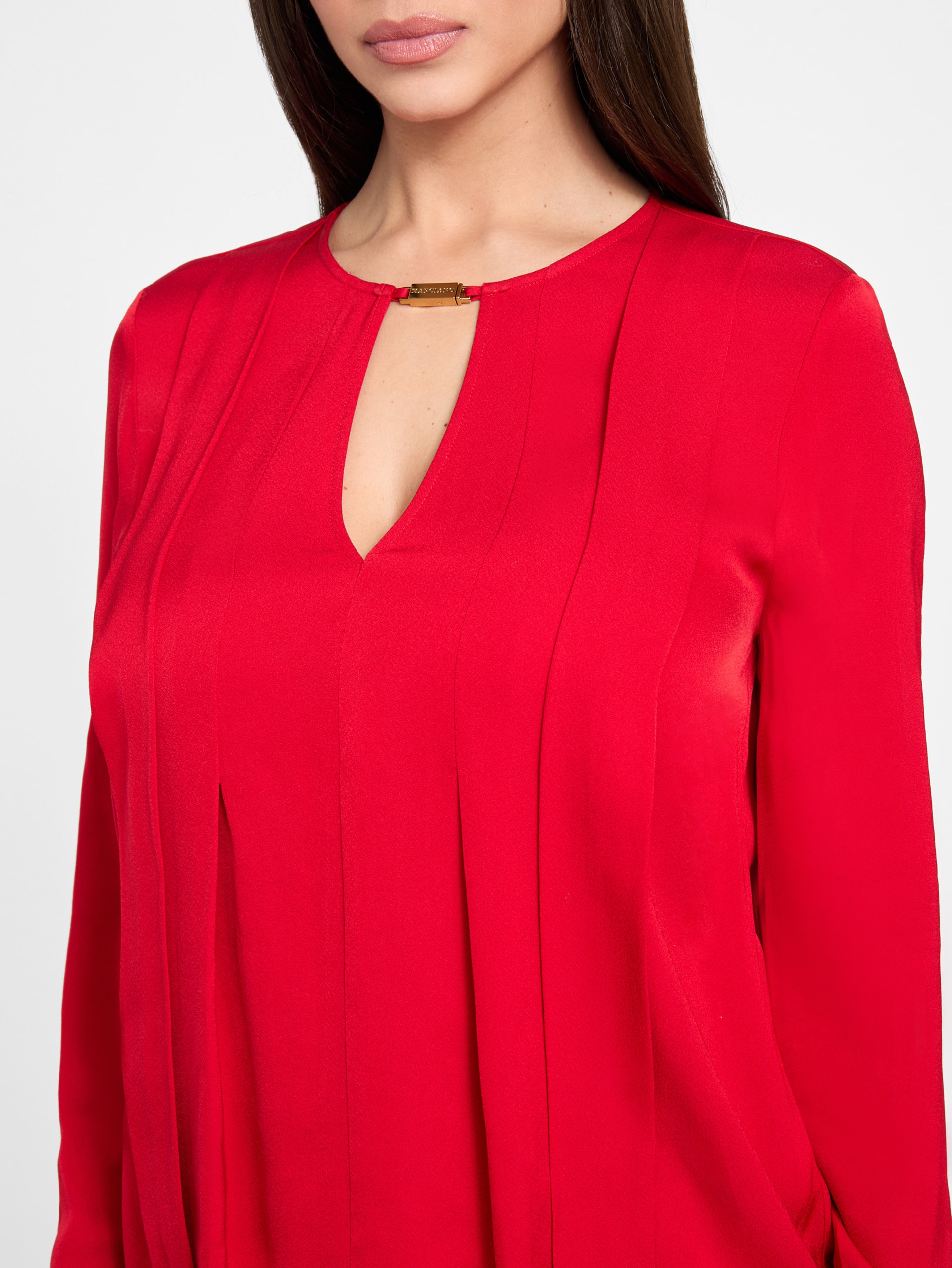 Blusa Anita com decote em forma de fechadura