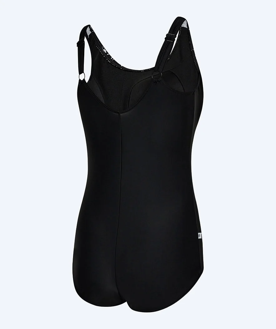 Watery badedragt plus size til damer m. blomster - Vale - Sort/hvid