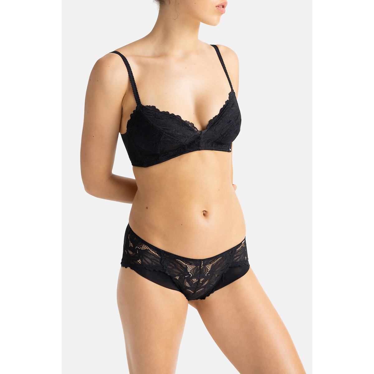 DORINA<br>Calcinha midi de renda Raelynn