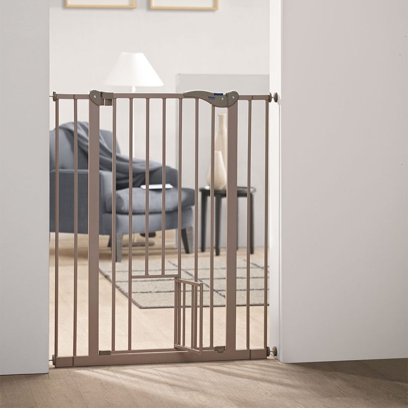 Barrière Savic Dog Barrier 2 avec chatière à prix discount sur bitiba.fr