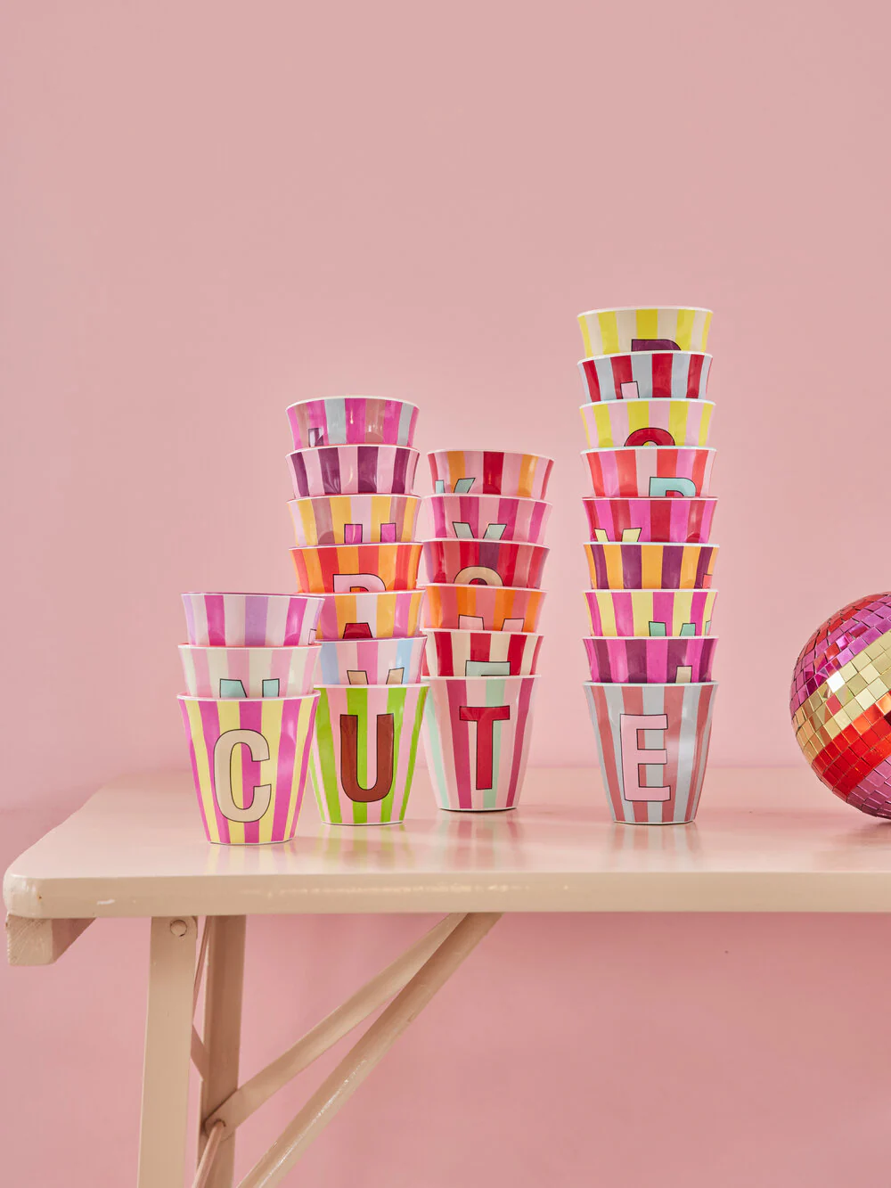RICE  Melamine Alfabet kop, pink mix - 250 ml.