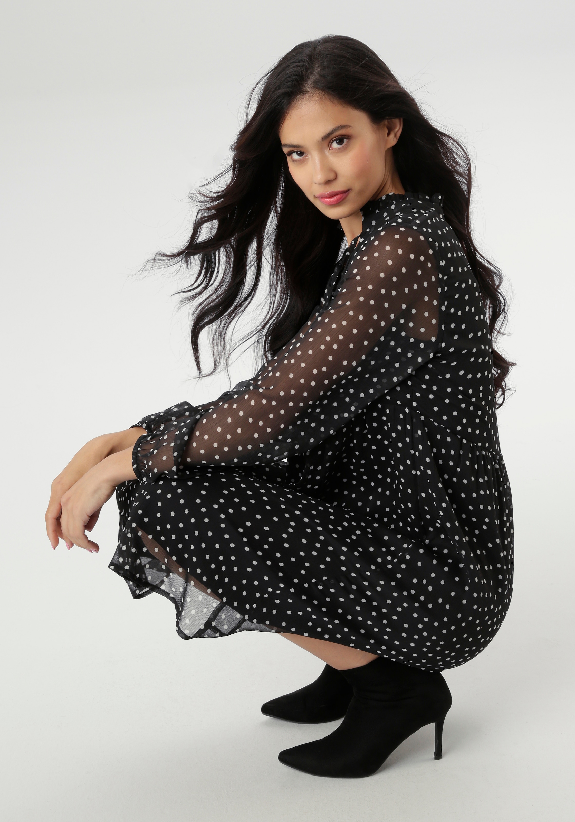 Aniston SELECTED Chiffonkleid Mit kleinen Rüschen am Stehkragen und Bindebänder - NEUE KOLLEKTION