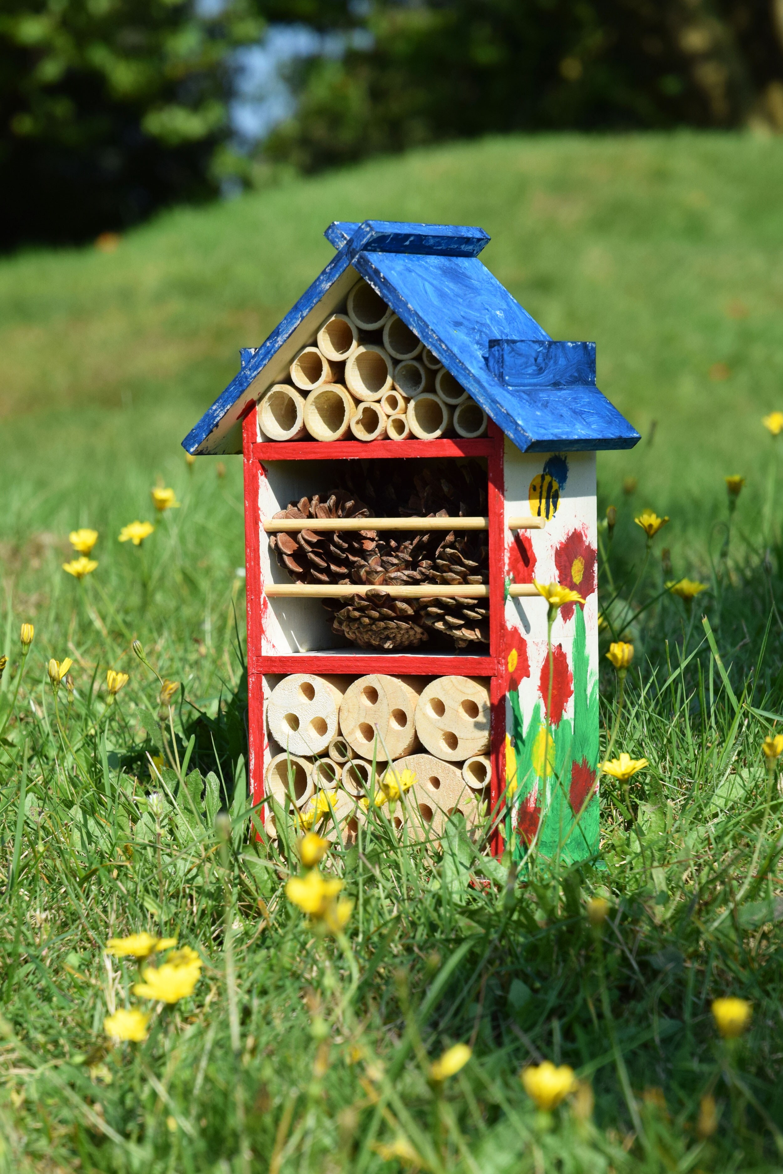 dobar Insektenhotel Bausatz mit Farbe - versch. Ausführungen