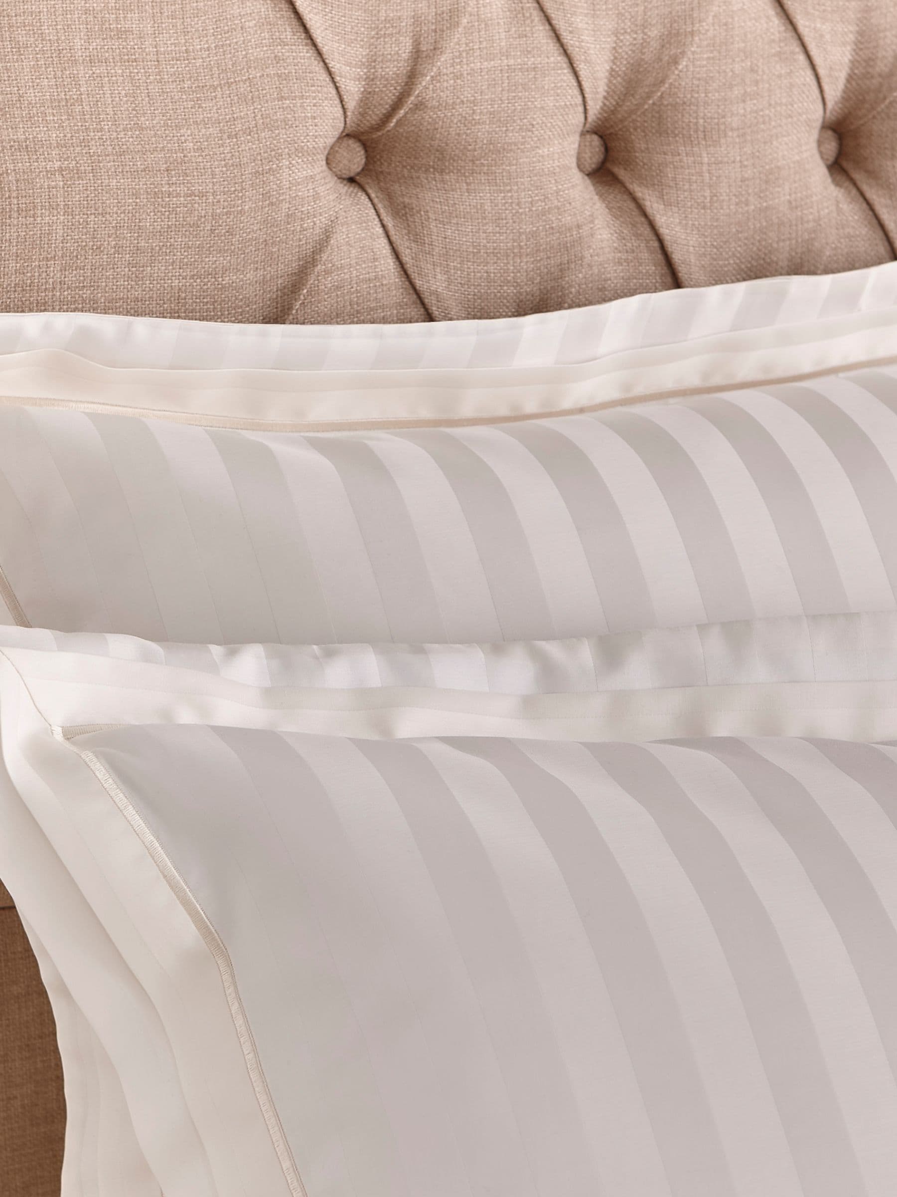 Laura Ashley Shalford set van 2 kussenslopen van 100% katoen met een draaddichtheid van 400