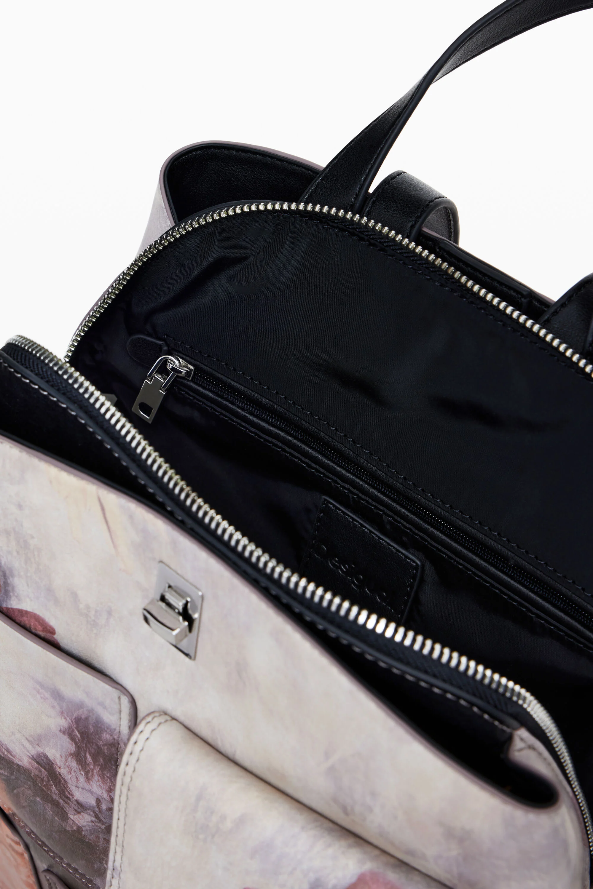 Mochila com bolsos