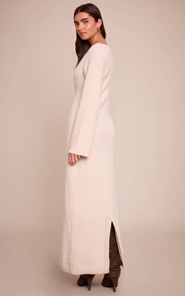 Crème Robe Maxi En Maille À Pompons Tricotée