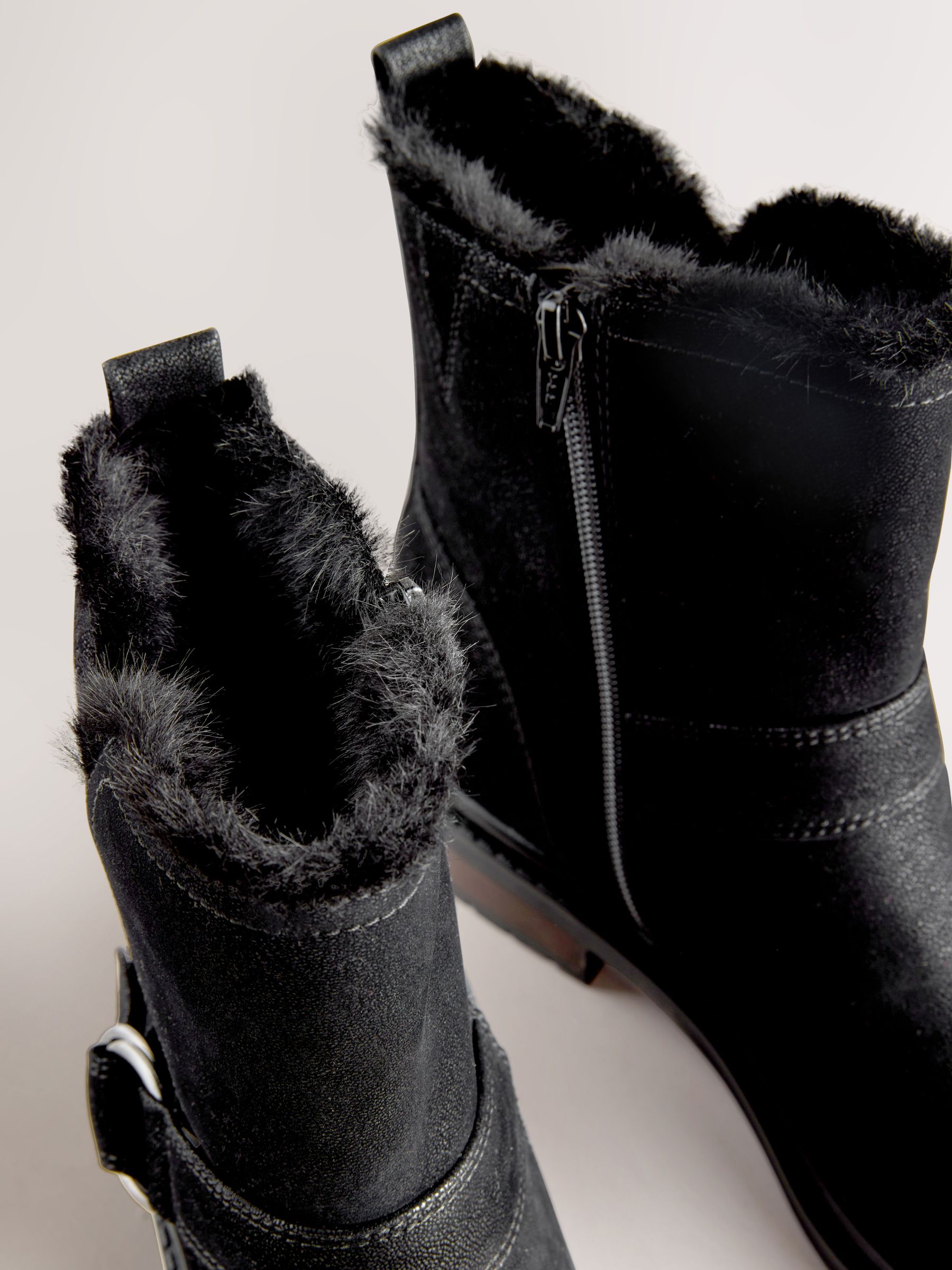Zwart - Forever Comfort® Faux Fur Hardware Ankle Boots