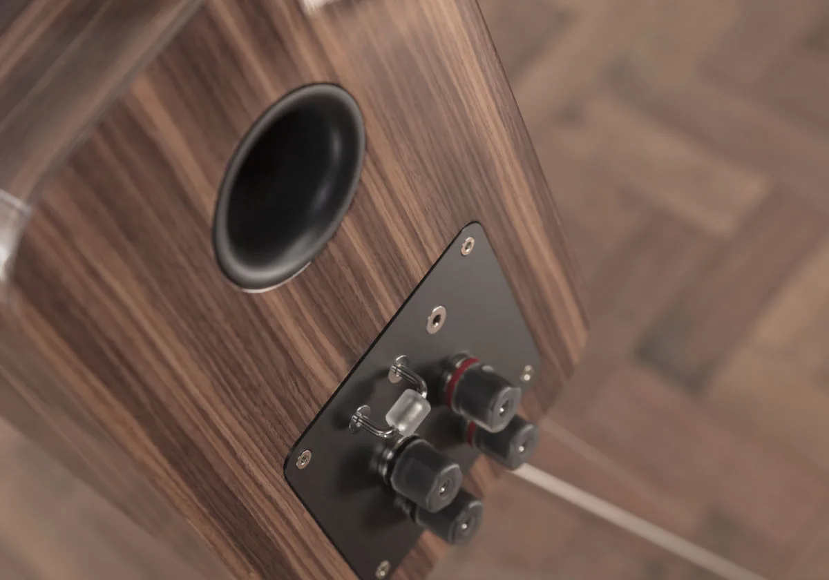 Q Acoustics Concept 300 Noir & Noyer (la paire) Enceintes bibliothèque