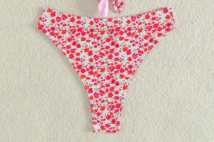 Serendo - Set: Bikinitop met bloemenprint en ruitmotief + broekje