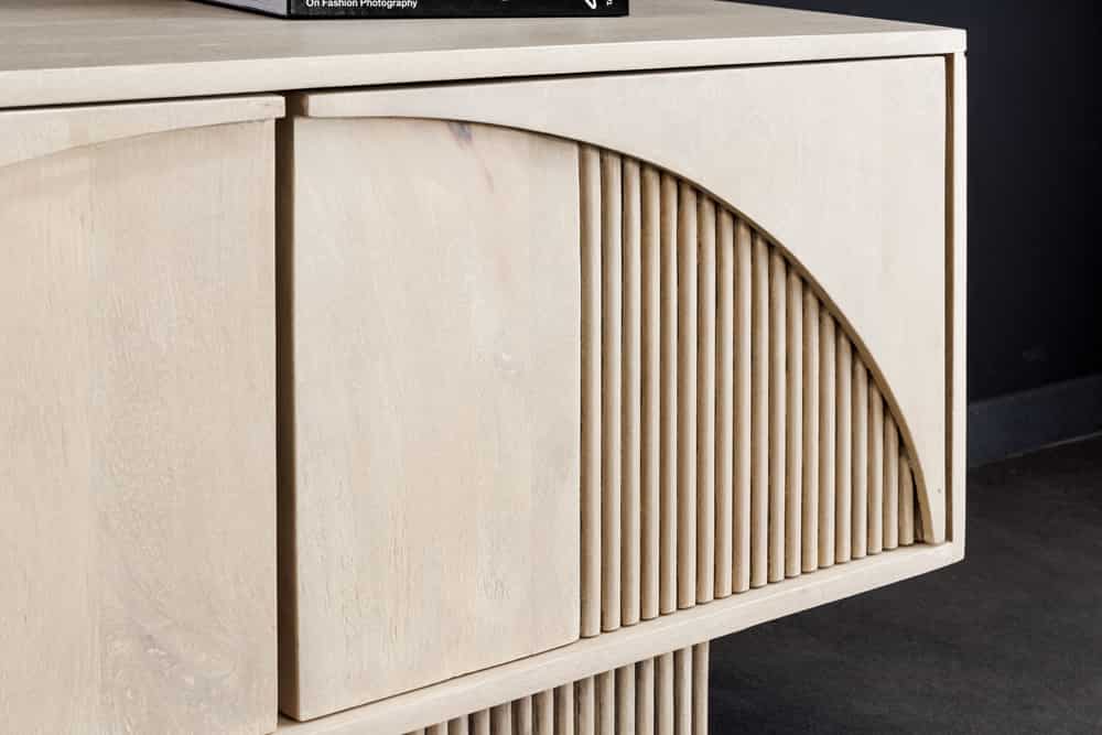 Massivholz TV-Lowboard ART DECO 200cm weiß gekälkt Mangoholz 3D-Front