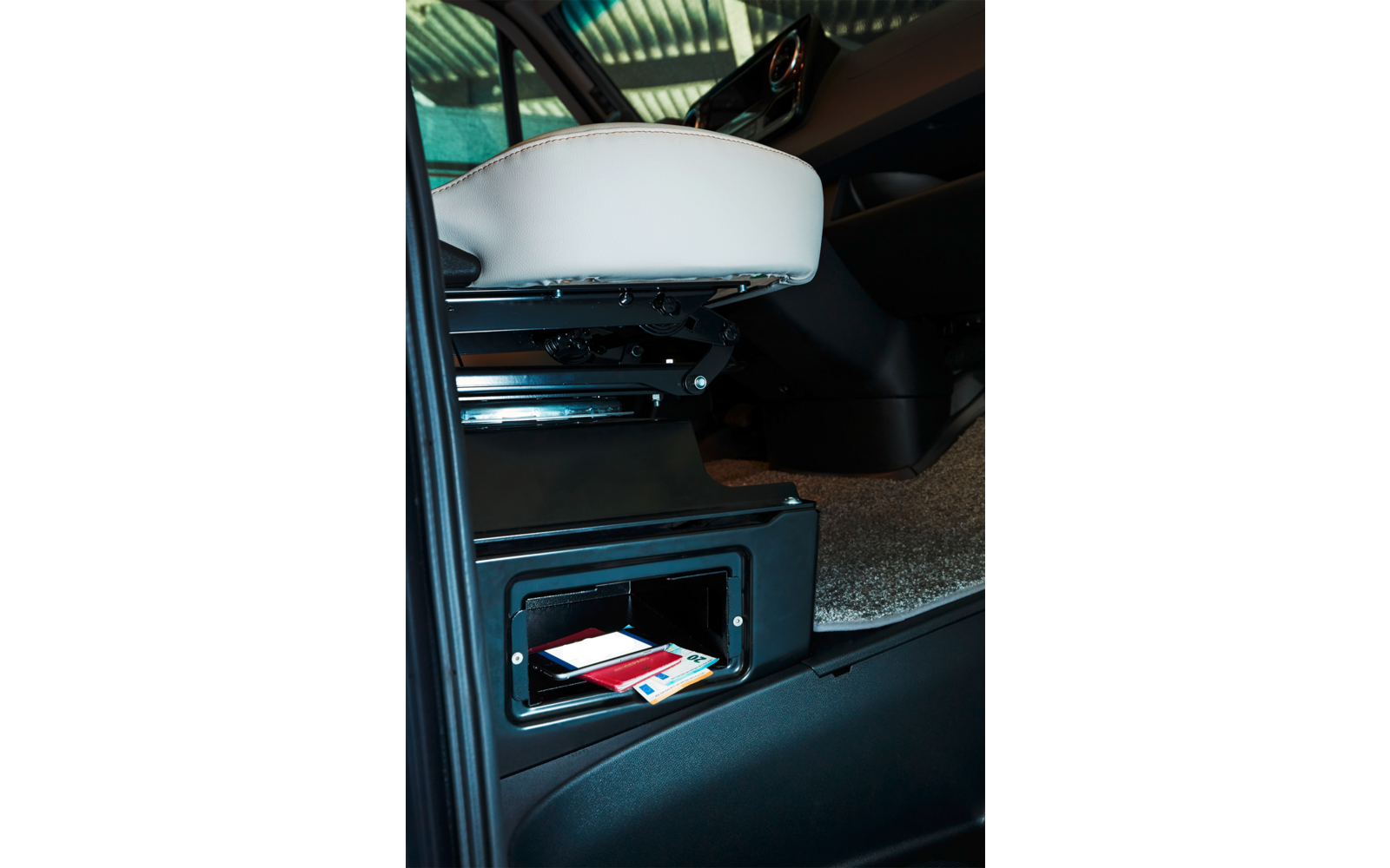 Mobil-Safe Sitzkonsolen-Safe / Wertfach mit Kasten für Mercedes Sprinter