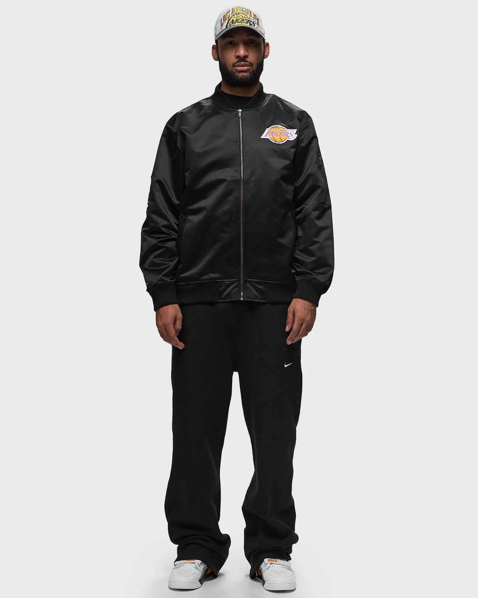 Mitchell & Ness NBA LIGHTWEIGHT SATIN BOMBER VINTAGE LOGO LOS ANGELES LAKERS