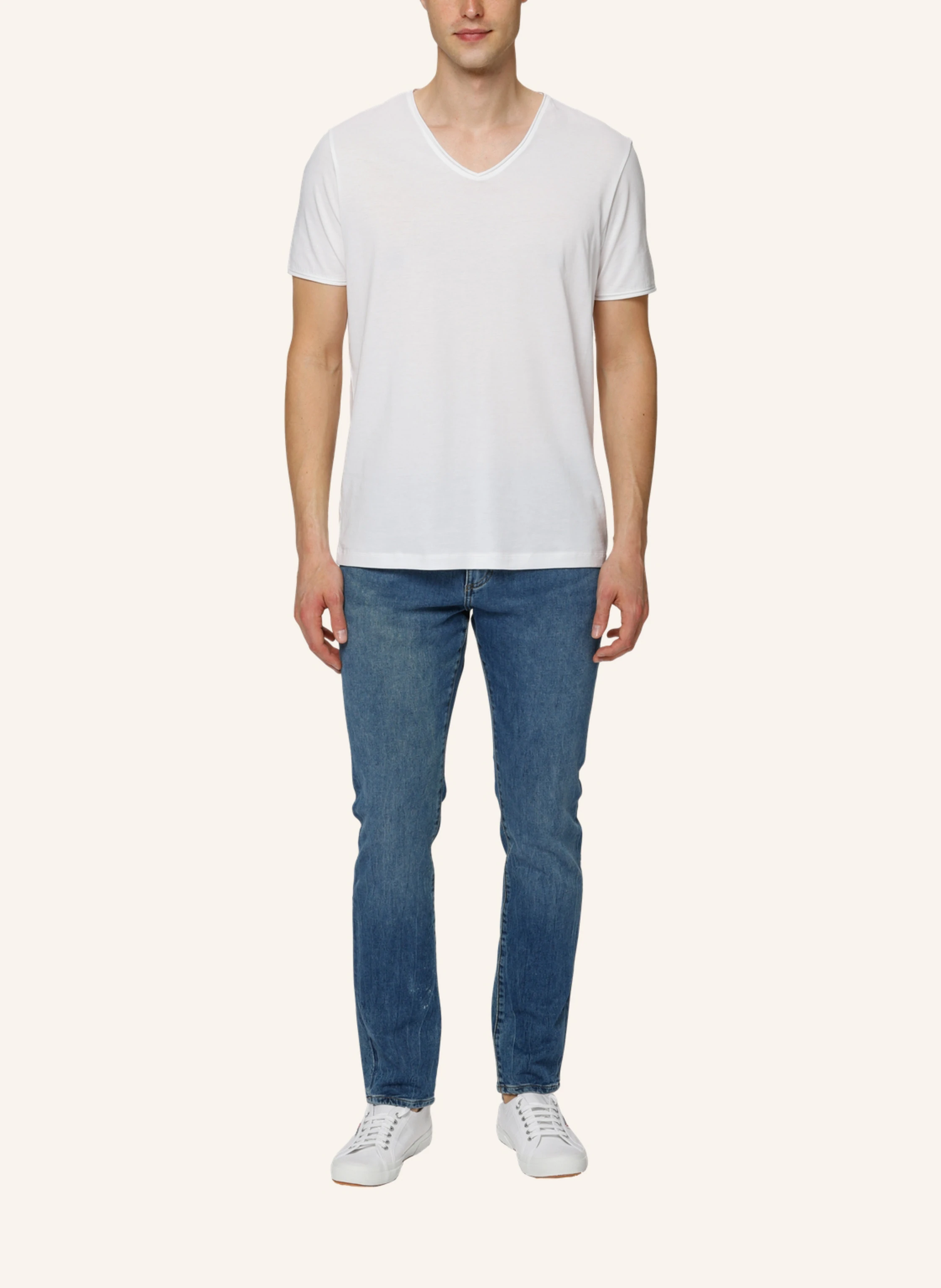 TRUSTED HANDWORK V Neck 1/2-Sleeve T-Shirt with Roll Edge