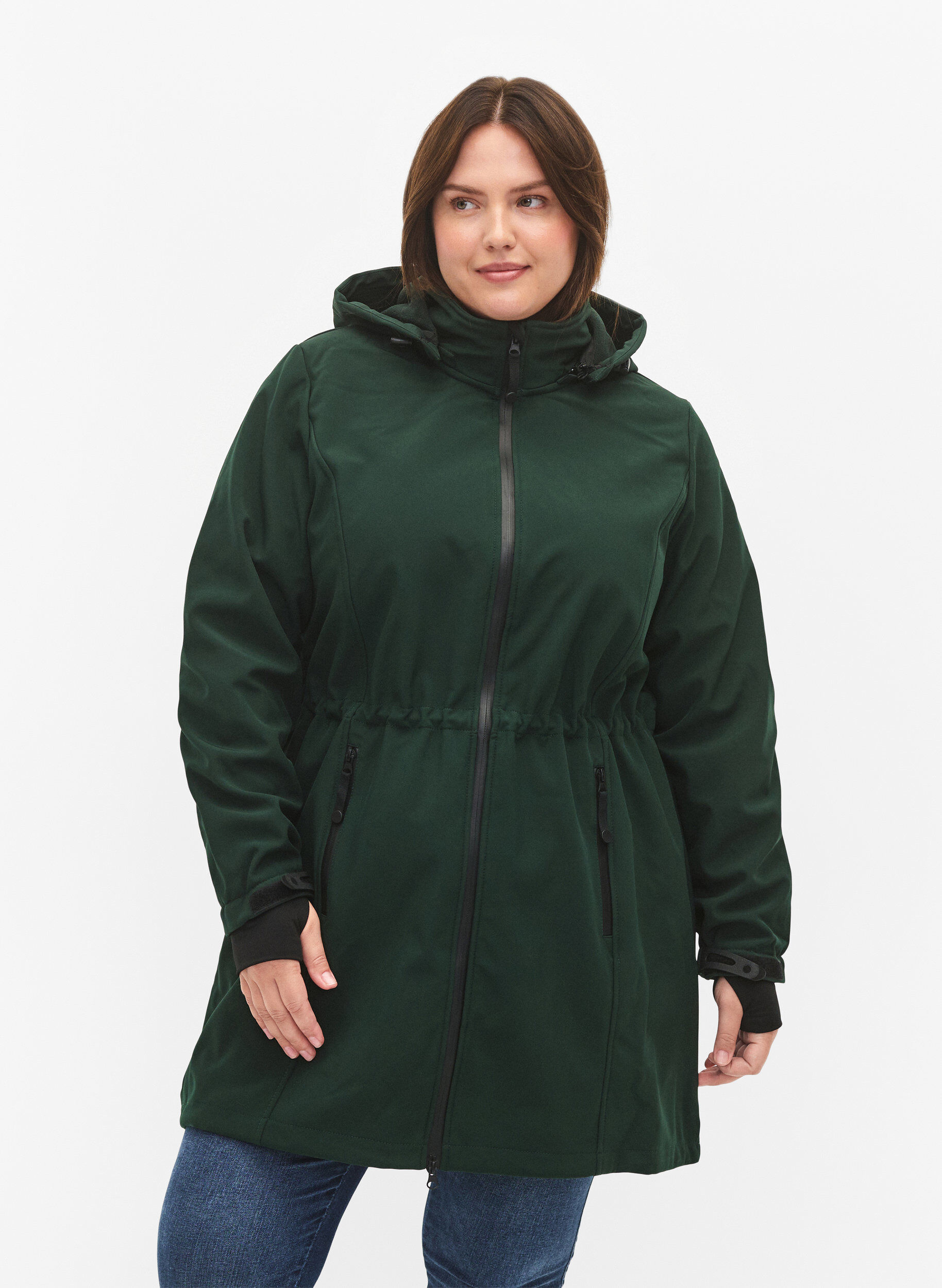 Softshell jakke med aftagelig hætte