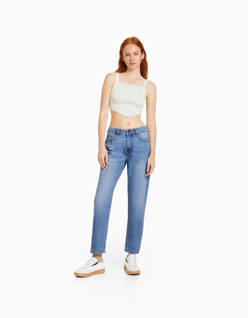 calça jeans de mãe
