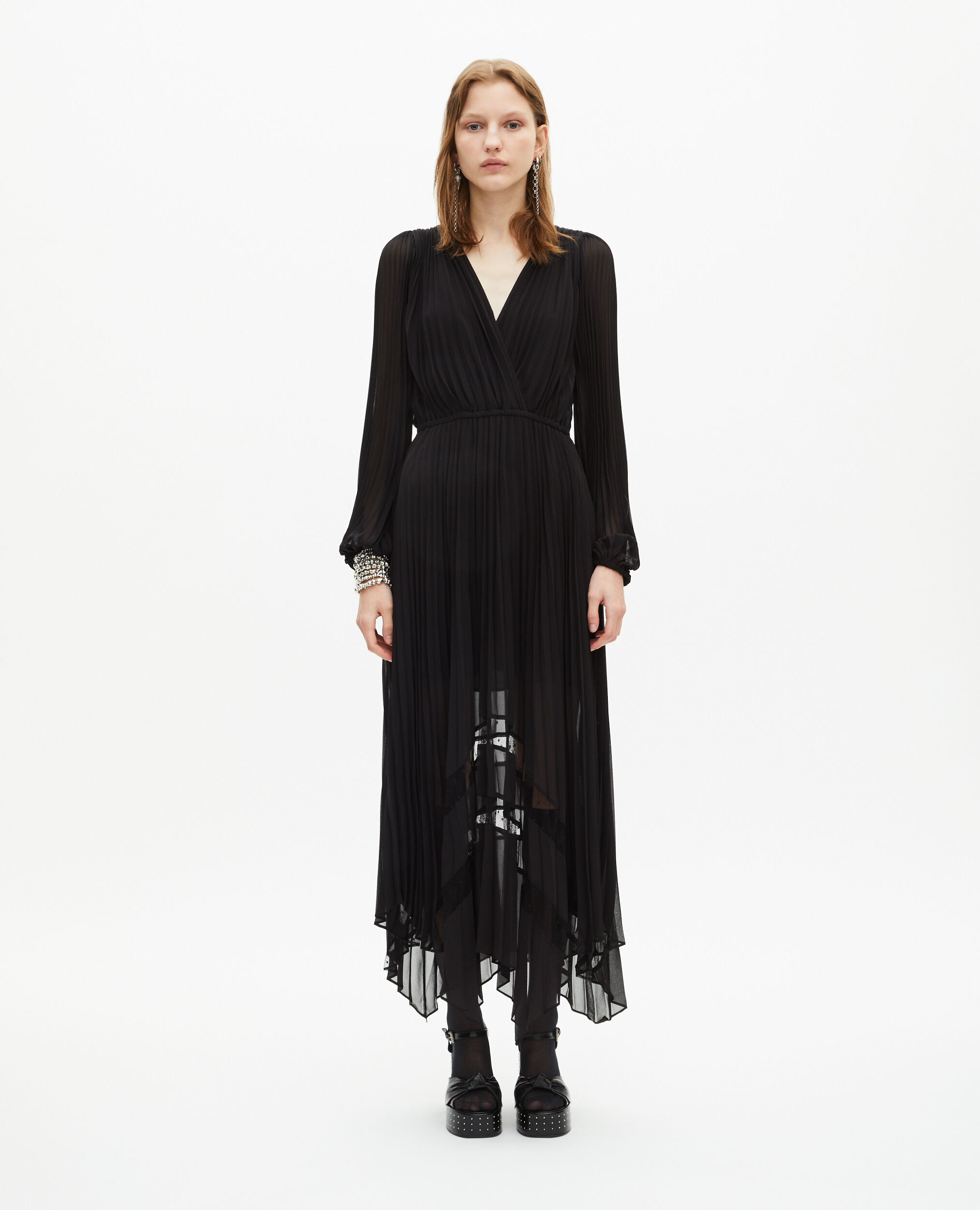 Robe longue plissée avec dentelle noire