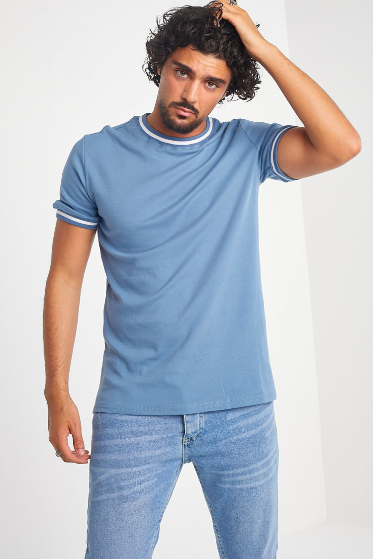 T-shirt bleu col rond à bandes blanches