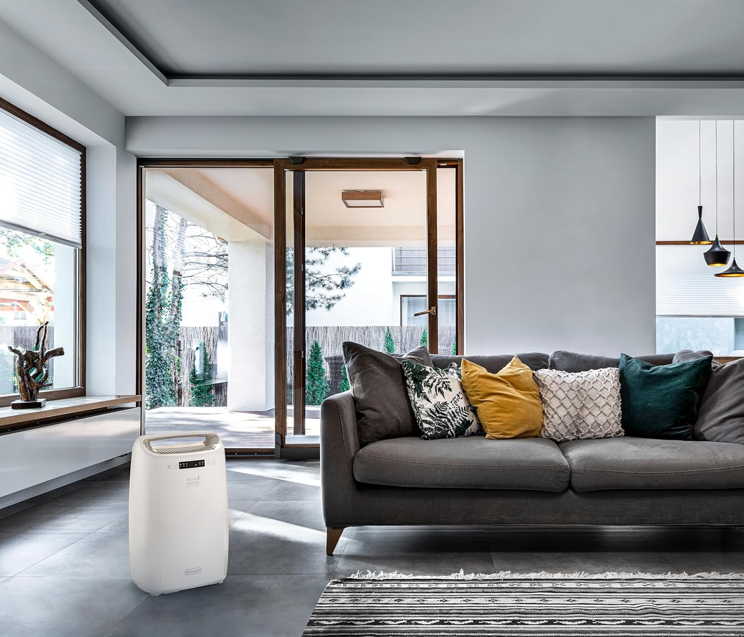 De'Longhi Tasciugo AriaDry Multi - Tragbarer Luftentfeuchter mit 3-fach-Filtersystem, 14L/Tag Feuchtigkeitsentzug, Wäschetrockner, Anti-Schimmel, Geringe Geräuschentwicklung, Weiß (DEXD214RF)