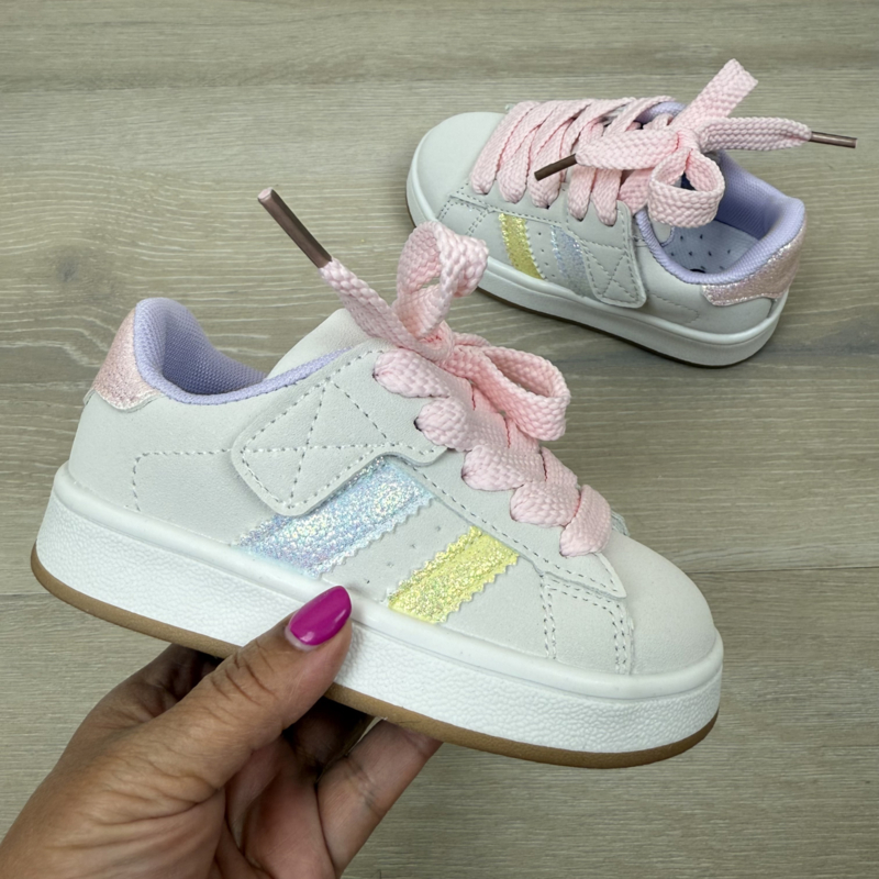 My fave pastel sneakers (met klittenband)