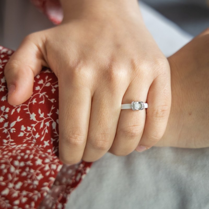 Coffret Bague Femme Céramique Ornée de Zirconium