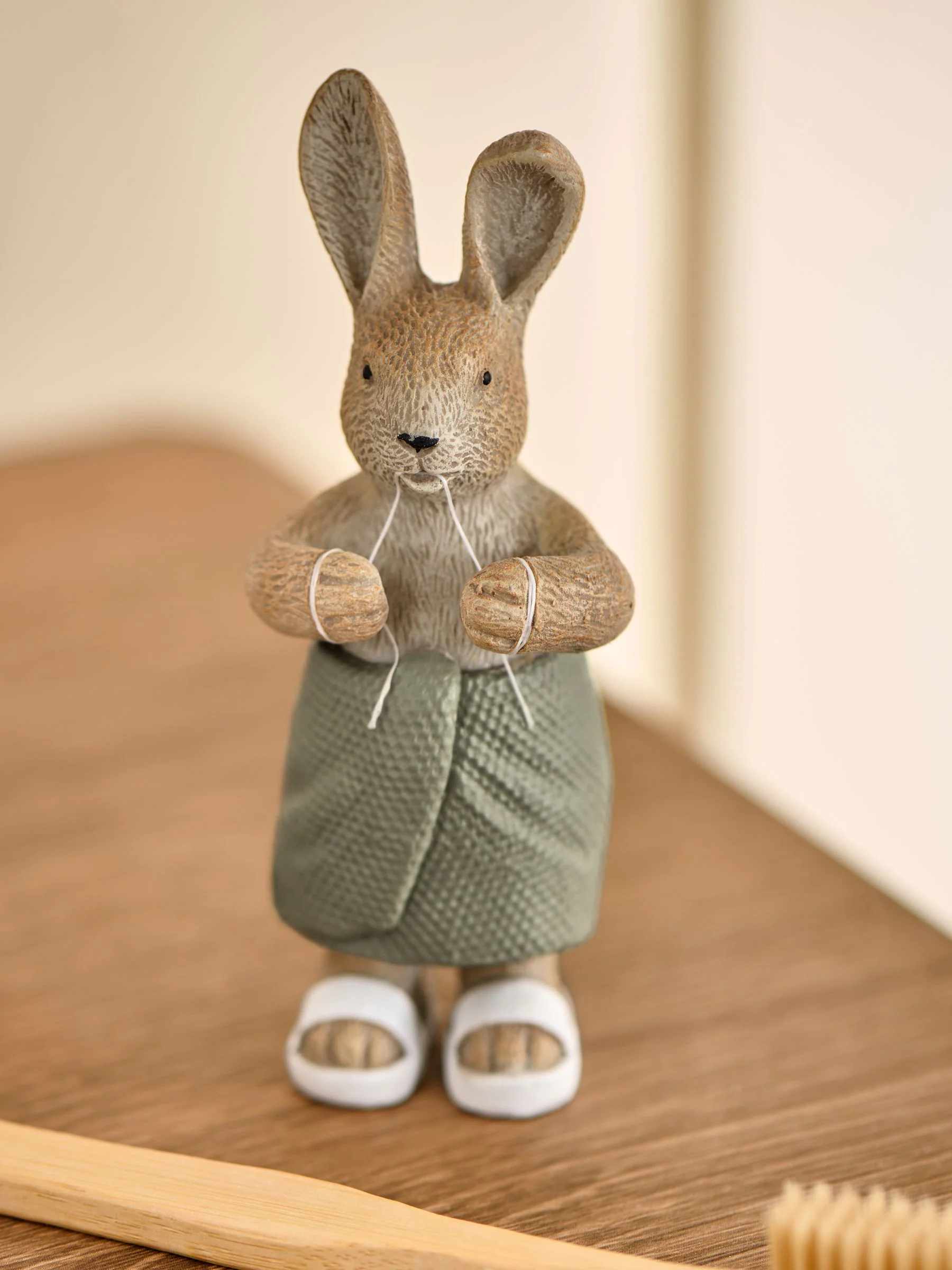 Rosie Rabbit Flossing Bathroom Ornament