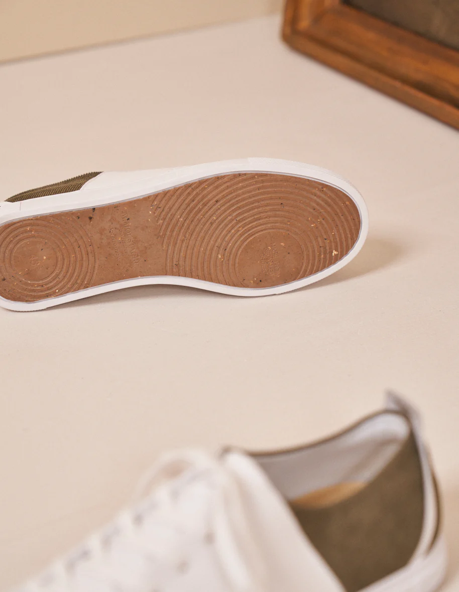 Baskets basses René - Cuir vegan blanc et velours kaki
