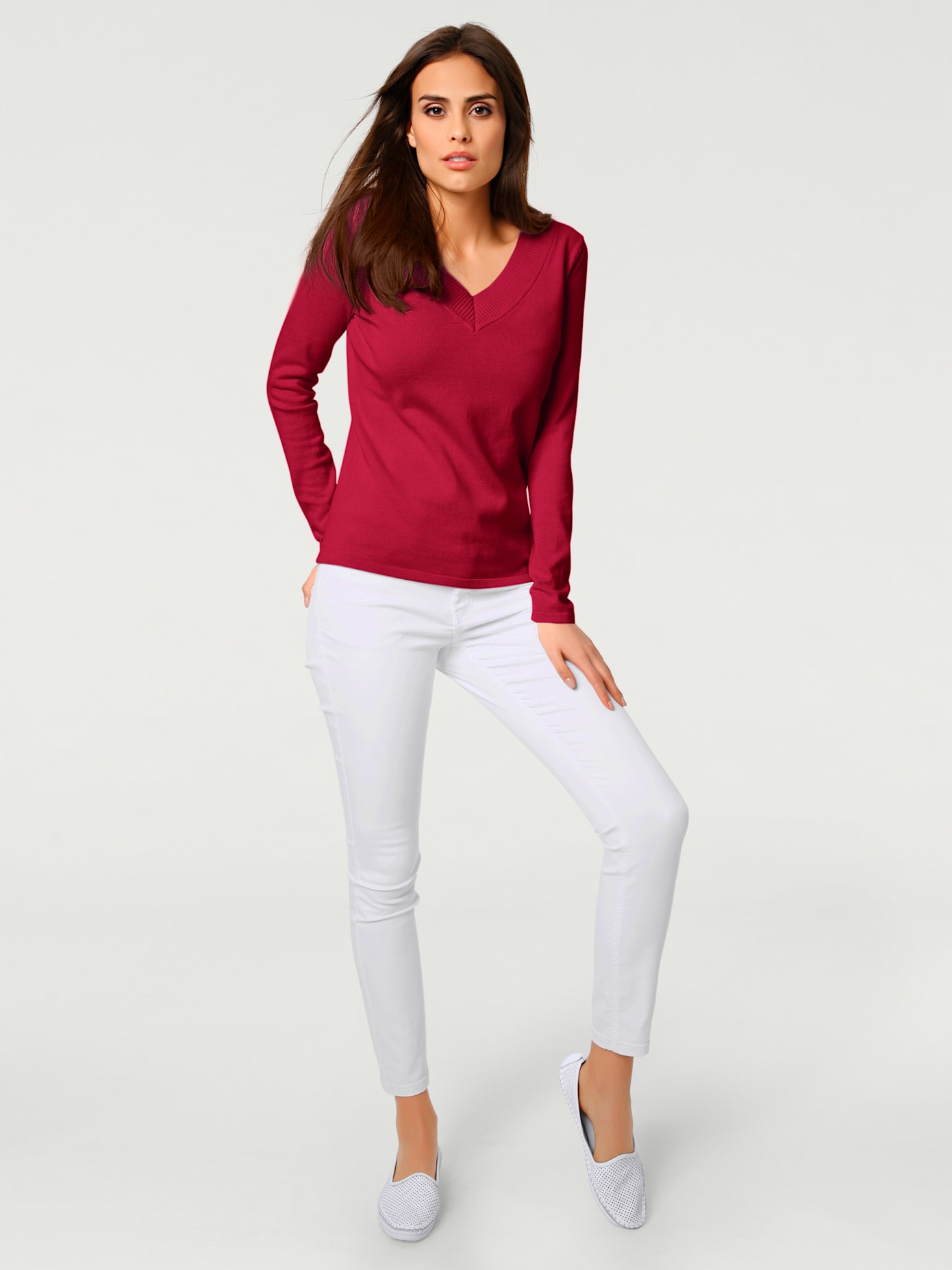 Joli pull basique à encolure en v