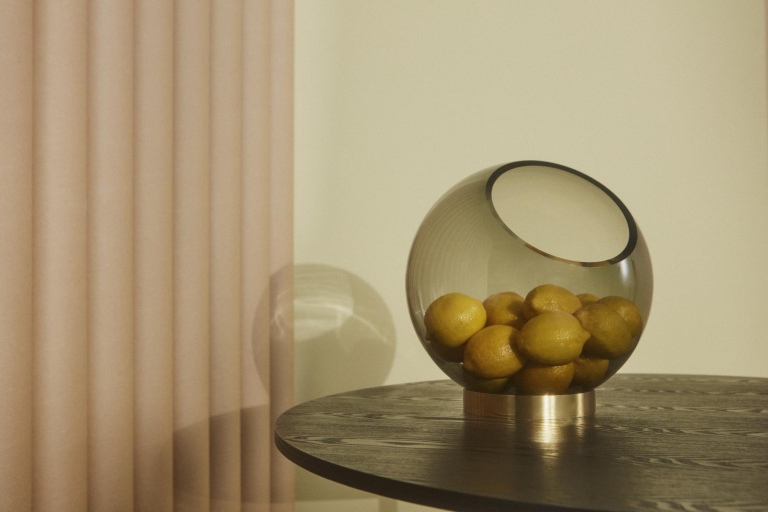 AYTM Globe vaas 17 amber/goud