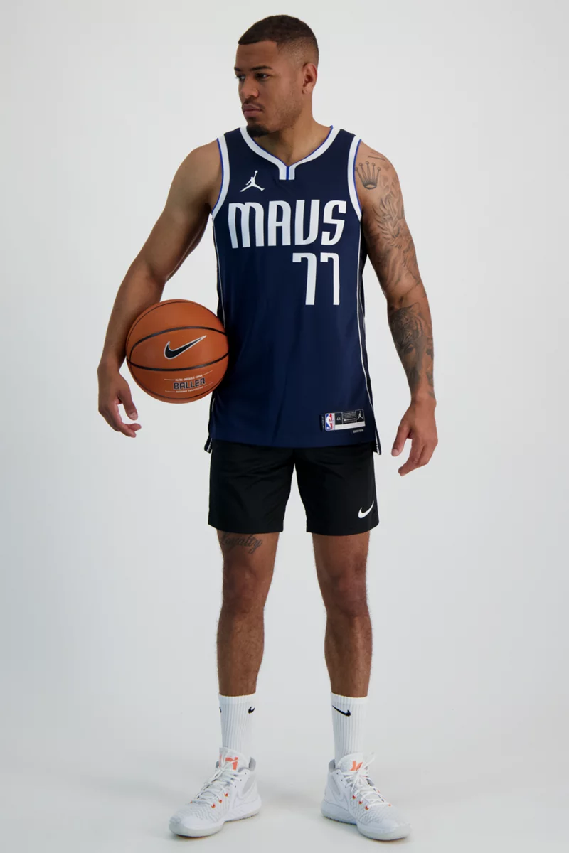 Nike Dallas Mavericks Luka Doncic Herren Basketballtrikot