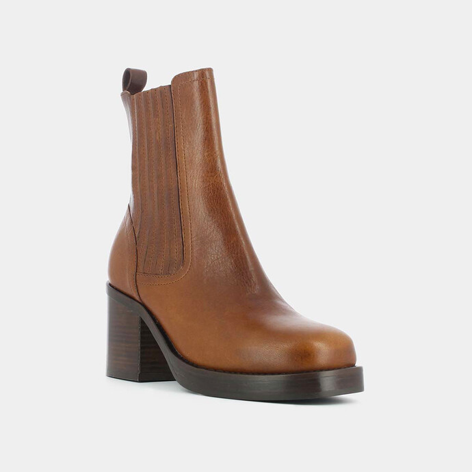 Boots à talons épais, bouts carrés et élastiques  en cuir cognac